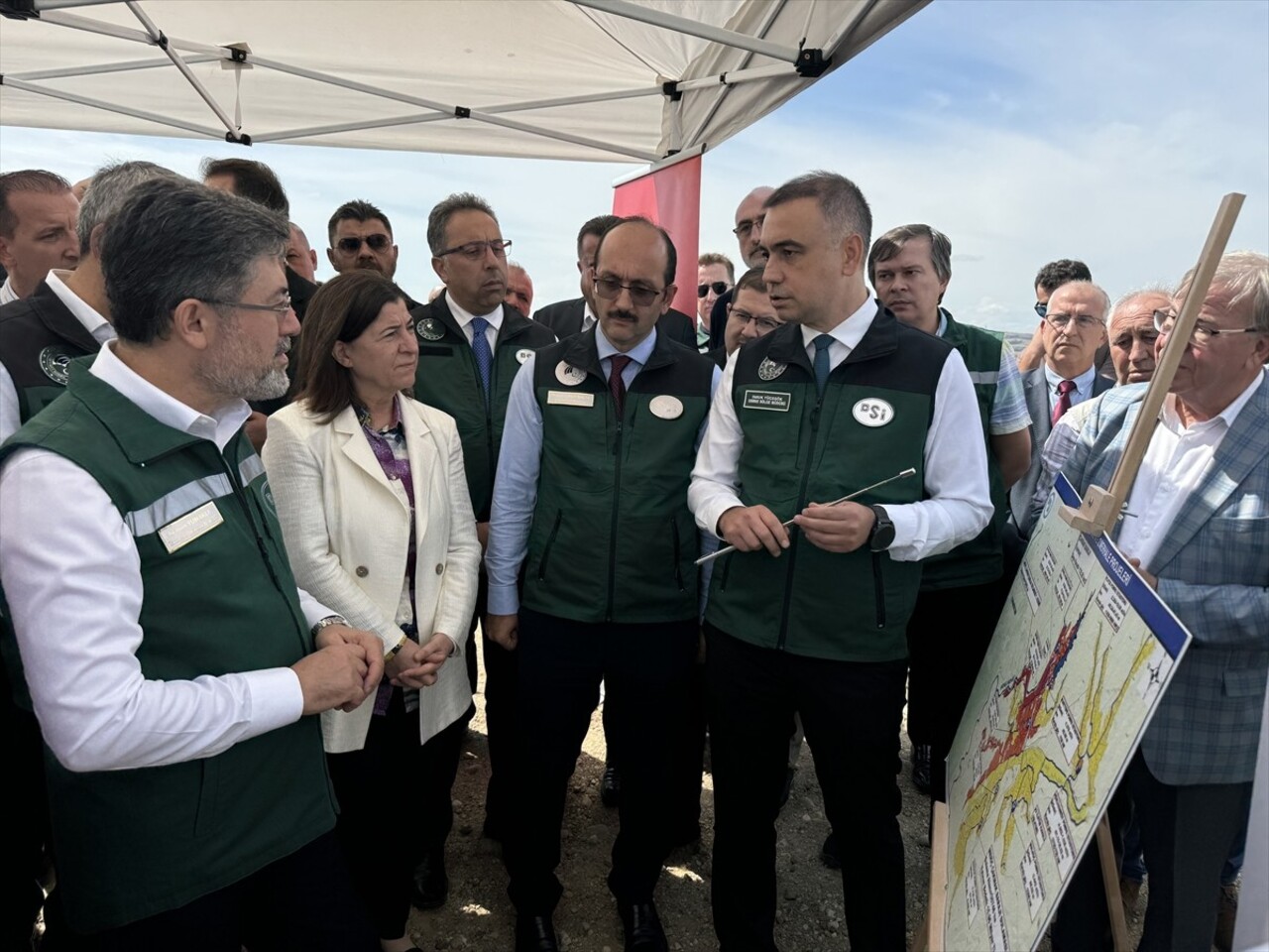 Tarım ve Orman Bakanı İbrahim Yumaklı, Edirne'deki programı kapsamında, Uzunköprü ilçesindeki...