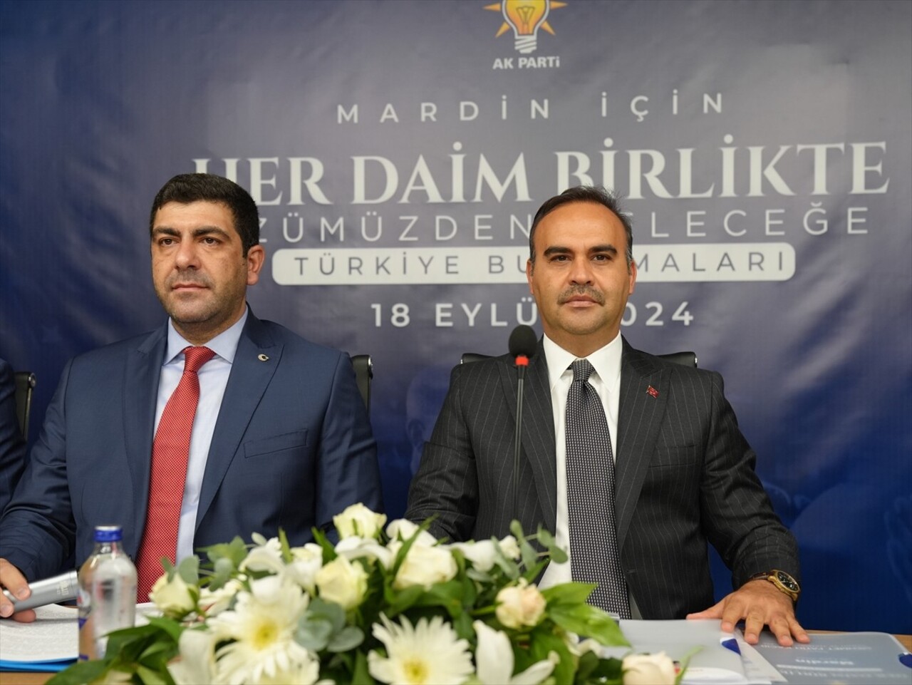 Sanayi ve Teknoloji Bakanı Mehmet Fatih Kacır, AK Parti Mardin İl Başkanlığını ziyaret ederek İl...