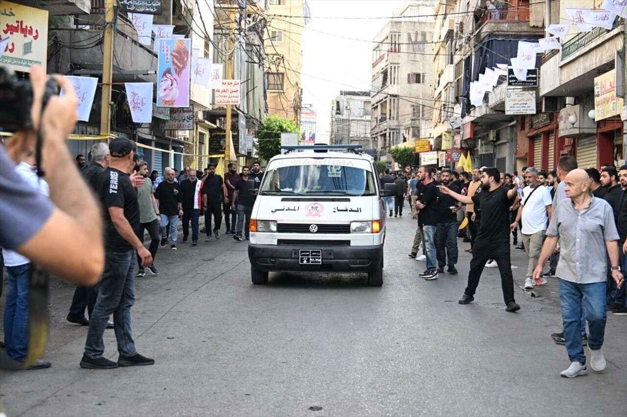 Lübnan’ın başkenti Beyrut’un güneyindeki Dahiye Mahallesi'nde, dünkü çağrı cihazı patlamasında...