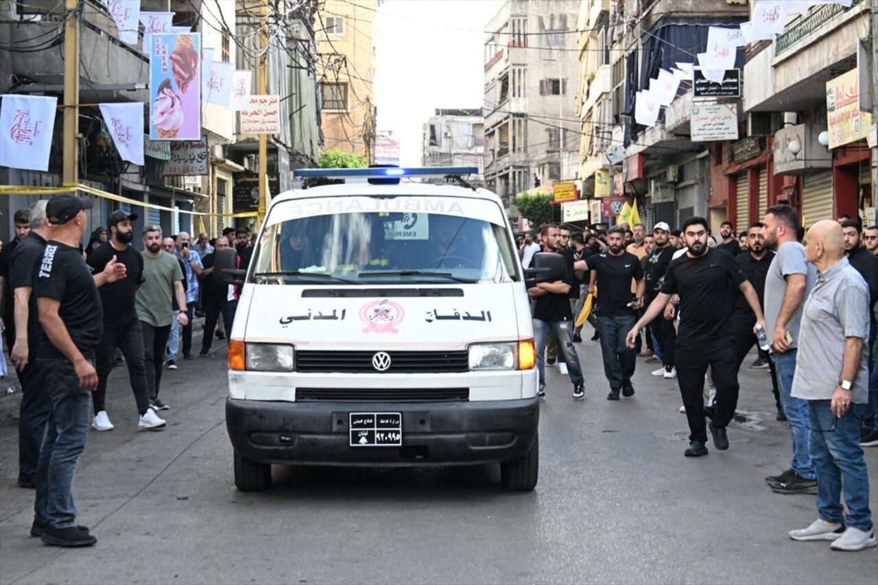 Lübnan’ın başkenti Beyrut’un güneyindeki Dahiye Mahallesi'nde, dünkü çağrı cihazı patlamasında...