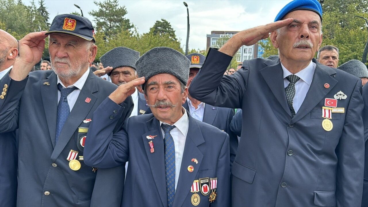  Bolu'da 19 Eylül Gaziler Günü dolayısıyla törenler düzenlendi.