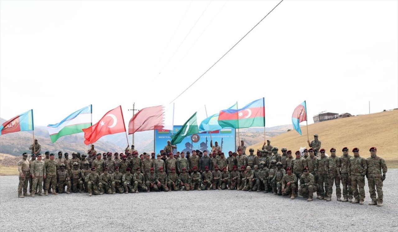 Kazakistan’da Türkiye, Azerbaycan, Özbekistan, Katar ve Pakistan’dan özel kuvvet birimlerinin...