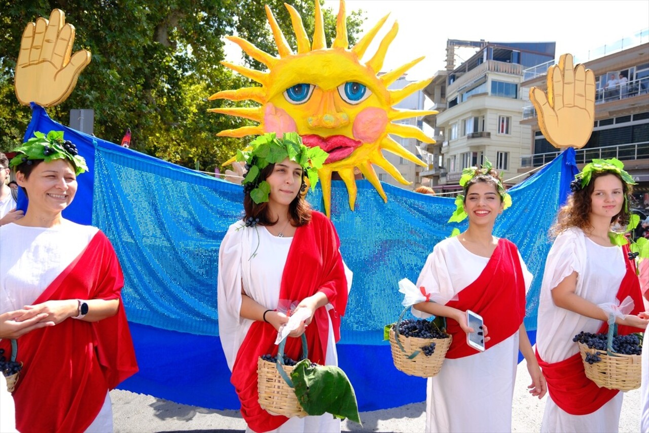 Kırklareli 15. Yayla, Bolluk, Bereket, Hasat ve Bağ Bozumu Şenlikleri başladı. Şenliklere katılan...