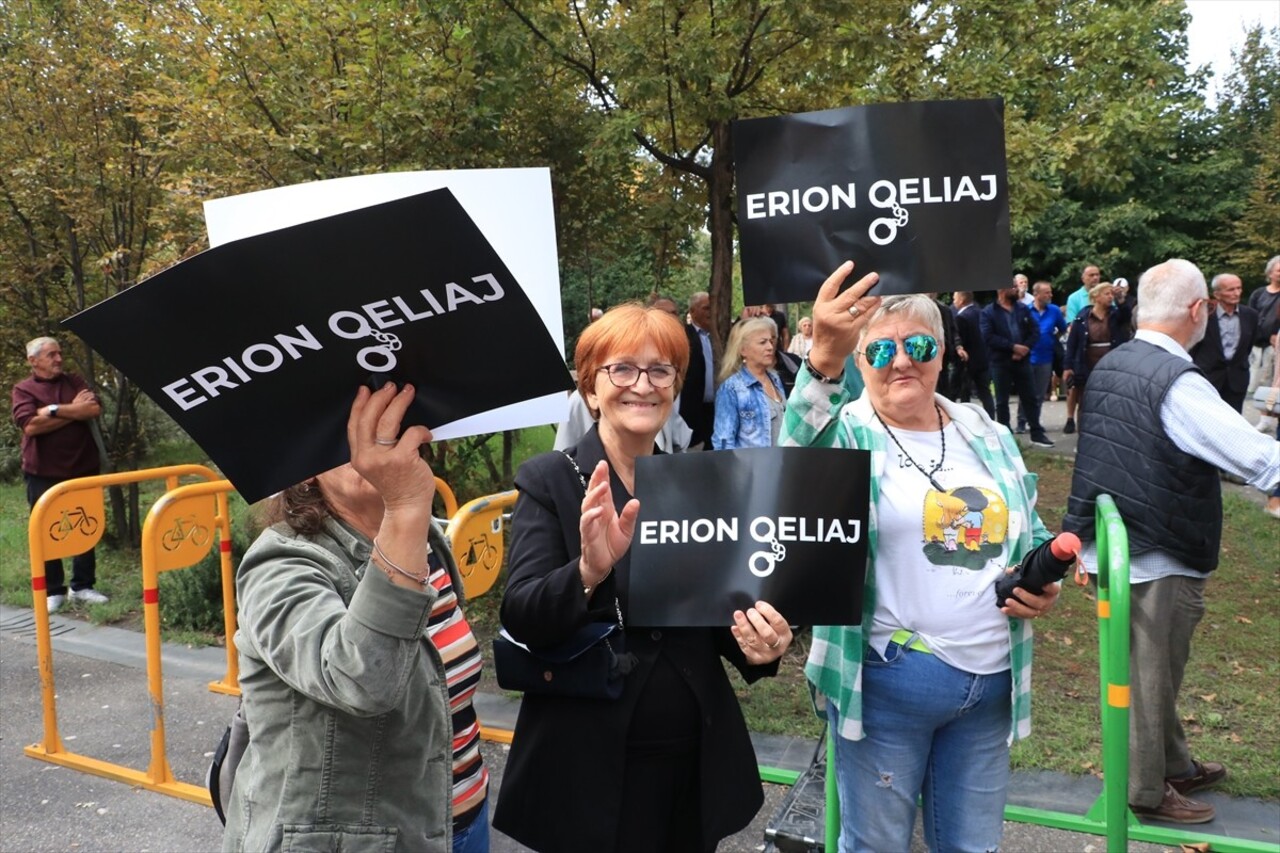 Arnavutluk'un başkenti Tiran'da belediyedeki yolsuzluk iddialarına yönelik protestolar sürerken...