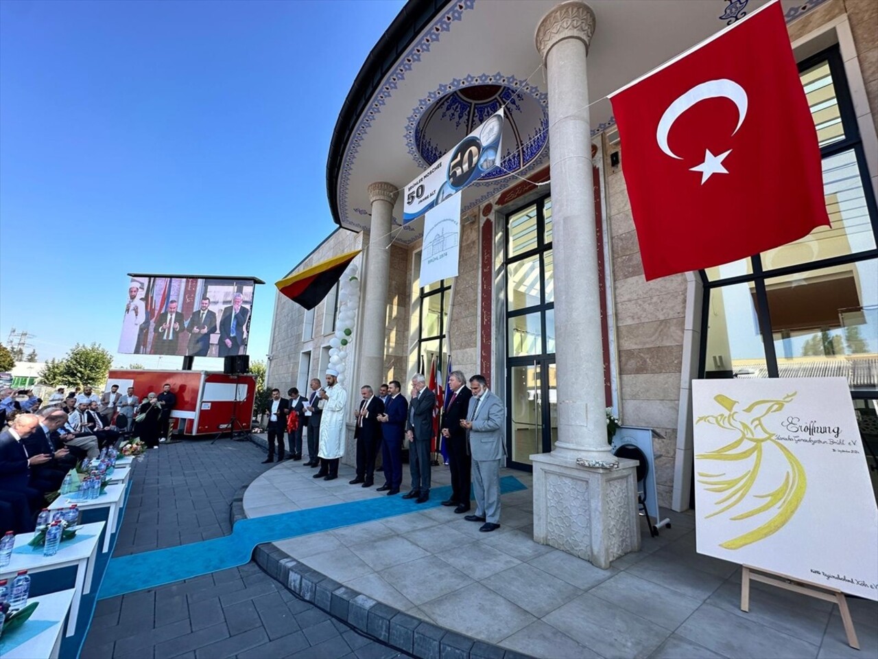 Almanya'nın Köln kenti yakınlarındaki Brühl'de inşa edilen İslam Toplumu Milli Görüş'e (IGMG)...