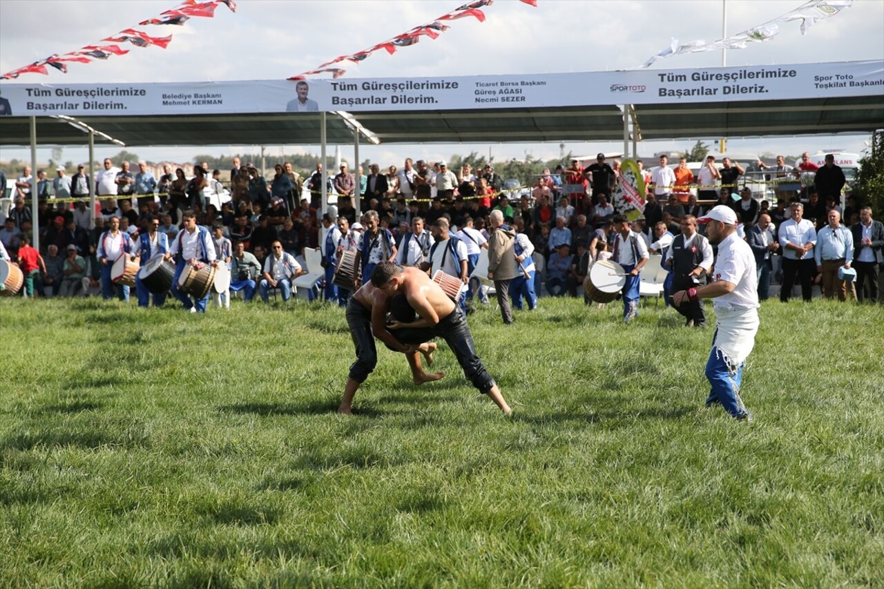 Edirne'de 23. İpsala Çeltik Festivali ve Tarım Fuarı etkinlikleri kapsamında, Tarihi Kırkpınar...