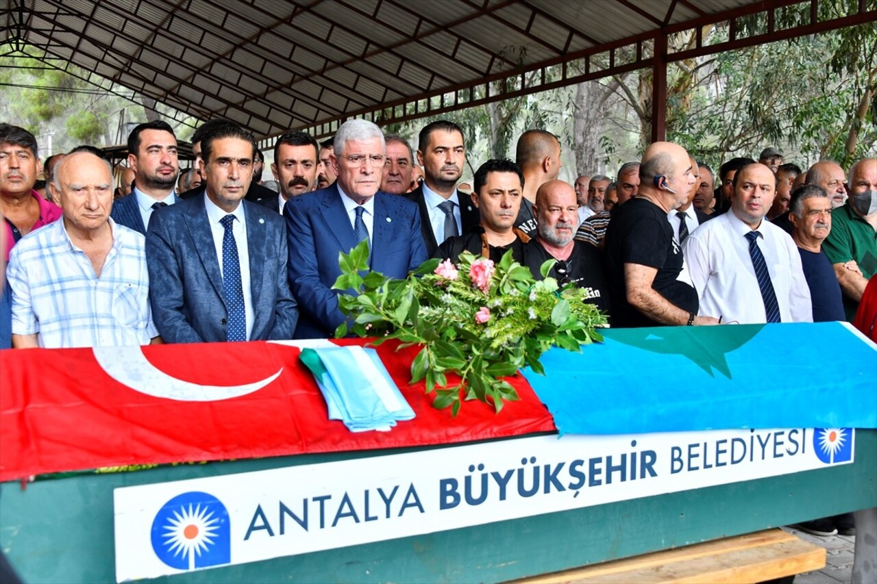 İYİ Parti Genel Başkanı Müsavat Dervişoğlu, MHP'nin kurucu Genel Başkanı merhum Alparslan...