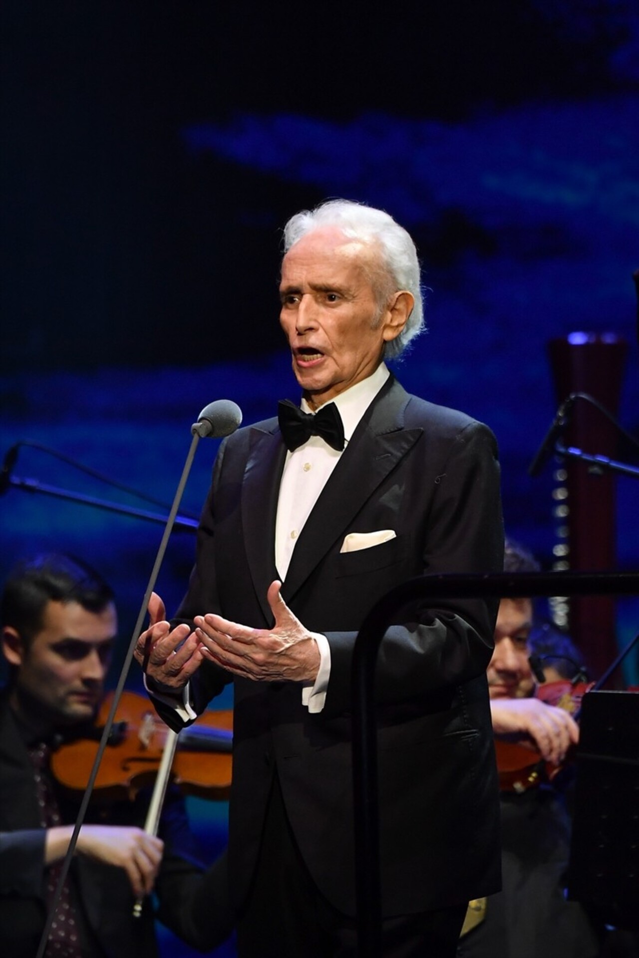 Dünyanın en büyük tenorları arasında gösterilen Jose Carreras, "The Farewell Tour" turnesiyle...