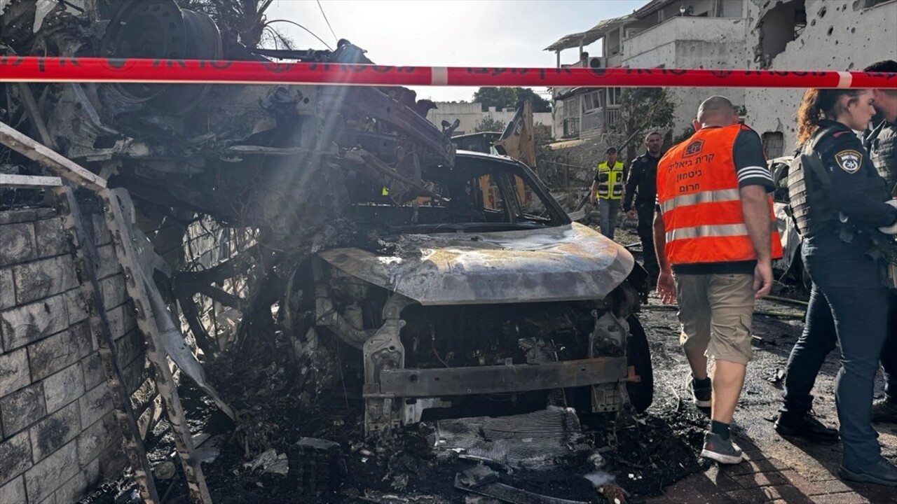 Lübnan Hizbullahı'nın İsrail'in kuzeyindeki bölgelere roket saldırıları sabah saatlerinde de devam...