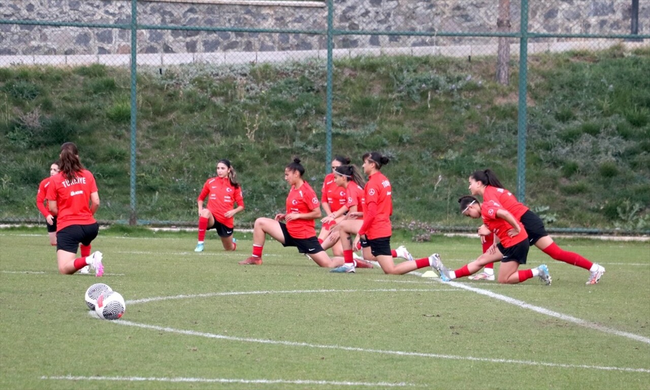 19 Yaş Altı Kadın Milli Futbol Takımı, Polonya'da düzenlenecek Avrupa Şampiyonası A Ligi 1. tur...