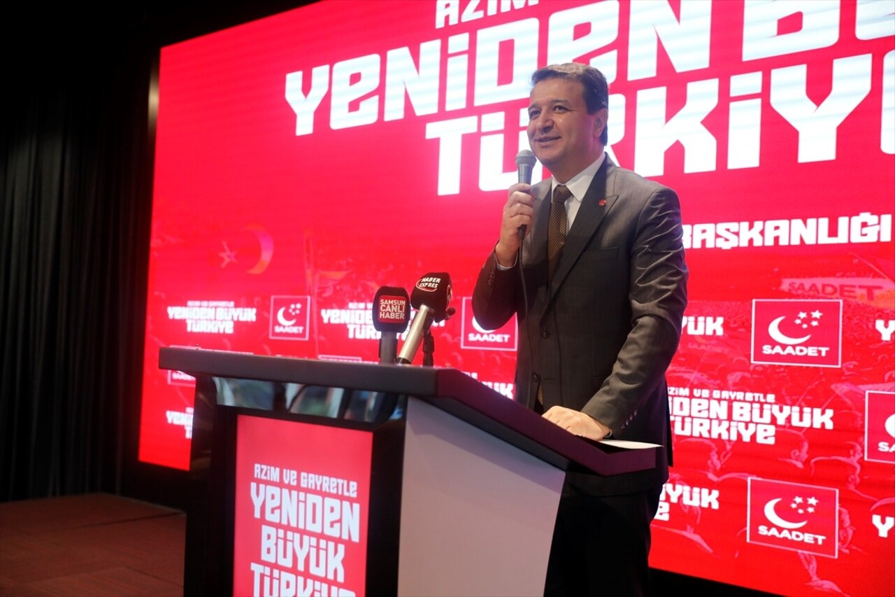 Saadet Partisi Genel Başkanvekili Mahmut Arıkan, partisinin Samsun Büyükşehir Belediyesi Şehit...