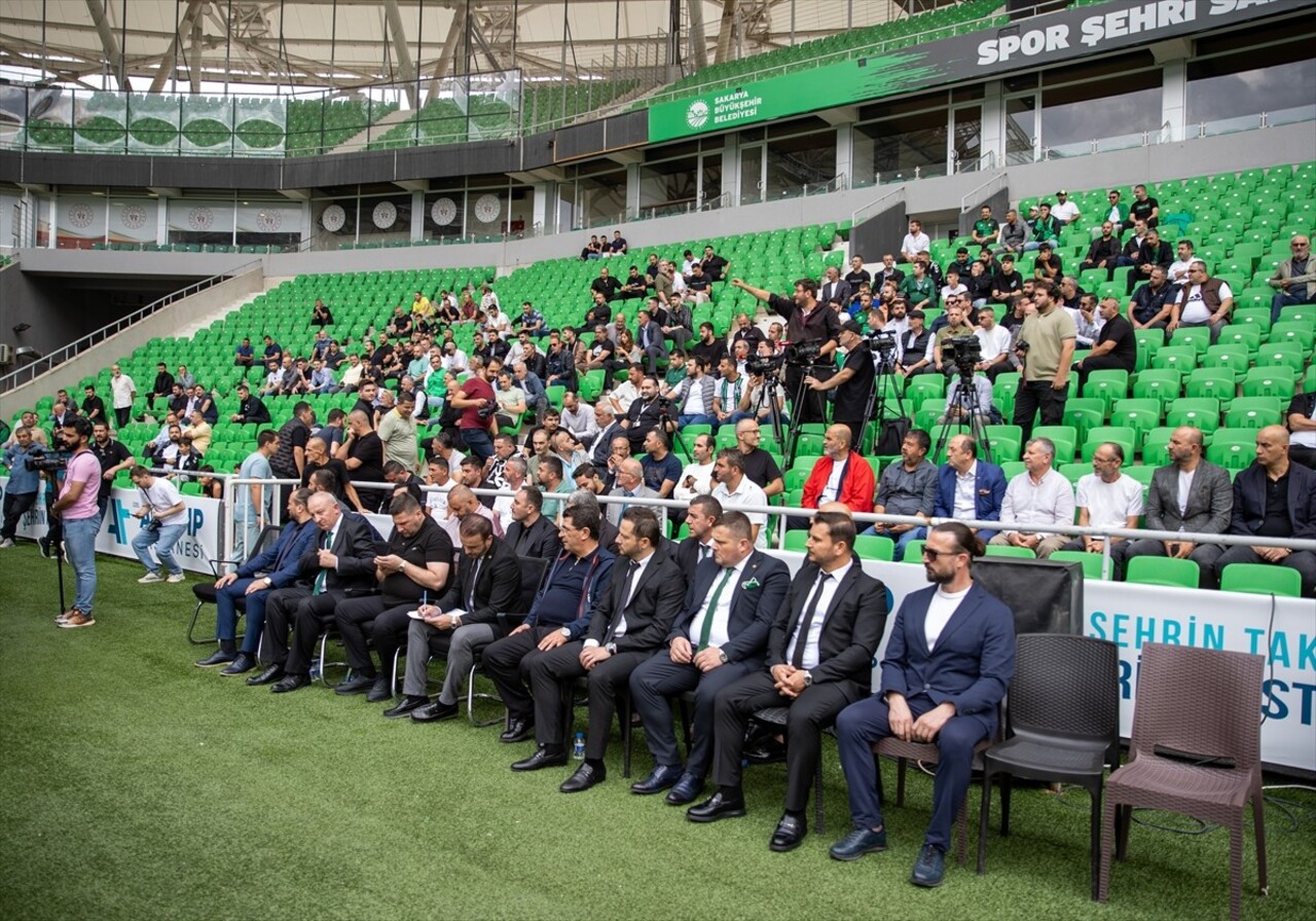 Sakaryaspor Kulübünde başkanlığa Yeni Sakarya Atatürk Stadı'nda gerçekleştirilen seçimli...