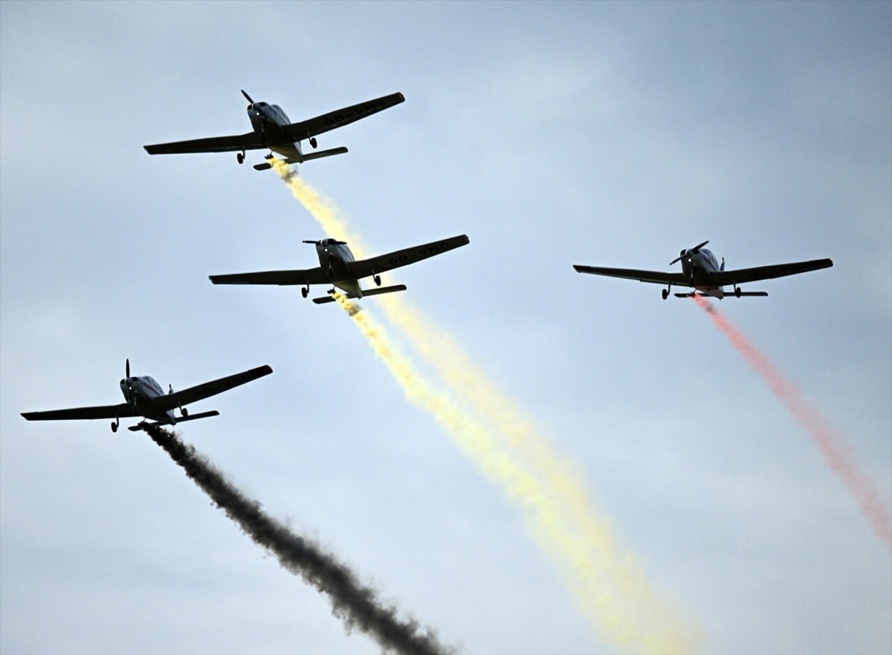 Türk Hava Kuvvetlerinin F-16 gösteri ekibi SOLOTÜRK, Belçika'da gösteri uçuşu gerçekleştirdi....