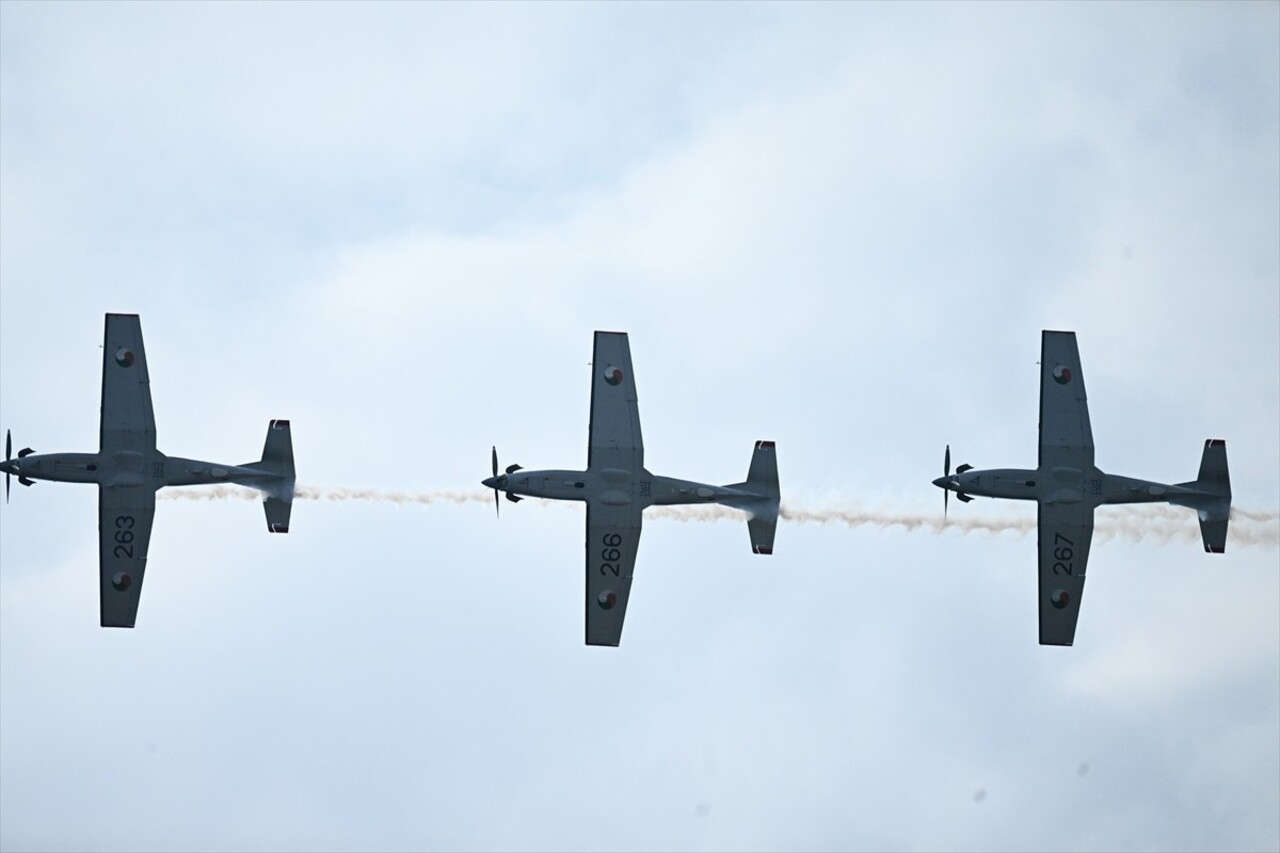 Türk Hava Kuvvetlerinin F-16 gösteri ekibi SOLOTÜRK, Belçika'da gösteri uçuşu gerçekleştirdi....