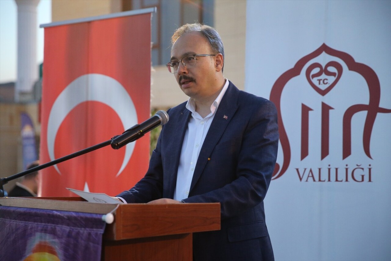 Siirt'in Tillo ilçesinde 260 yıl önce İbrahim Hakkı Hazretleri'nin yaptırdığı ışık düzeneğiyle...