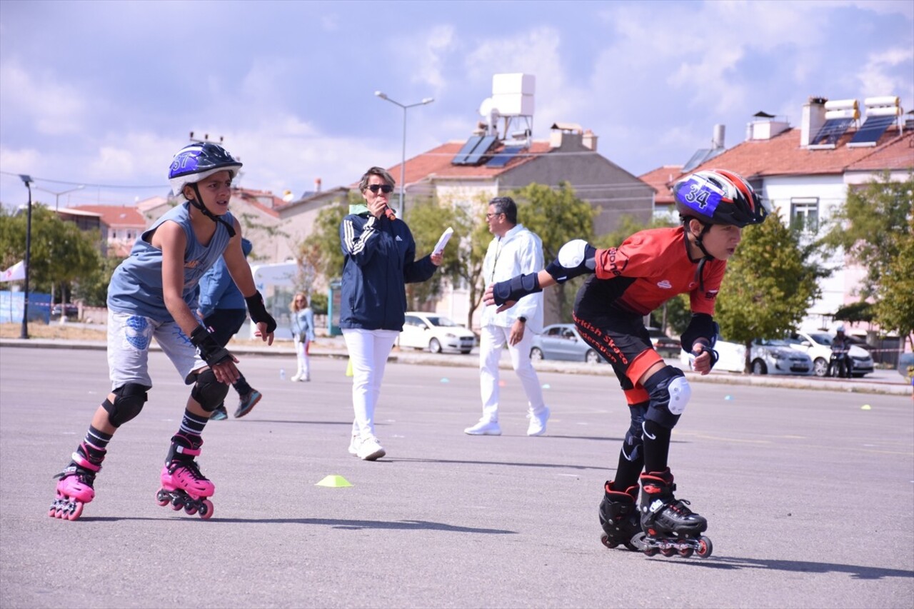 Tekerlekli Paten Türkiye Şampiyonası, Karaman'da düzenlendi. Türkiye Kaykay Federasyonunun...