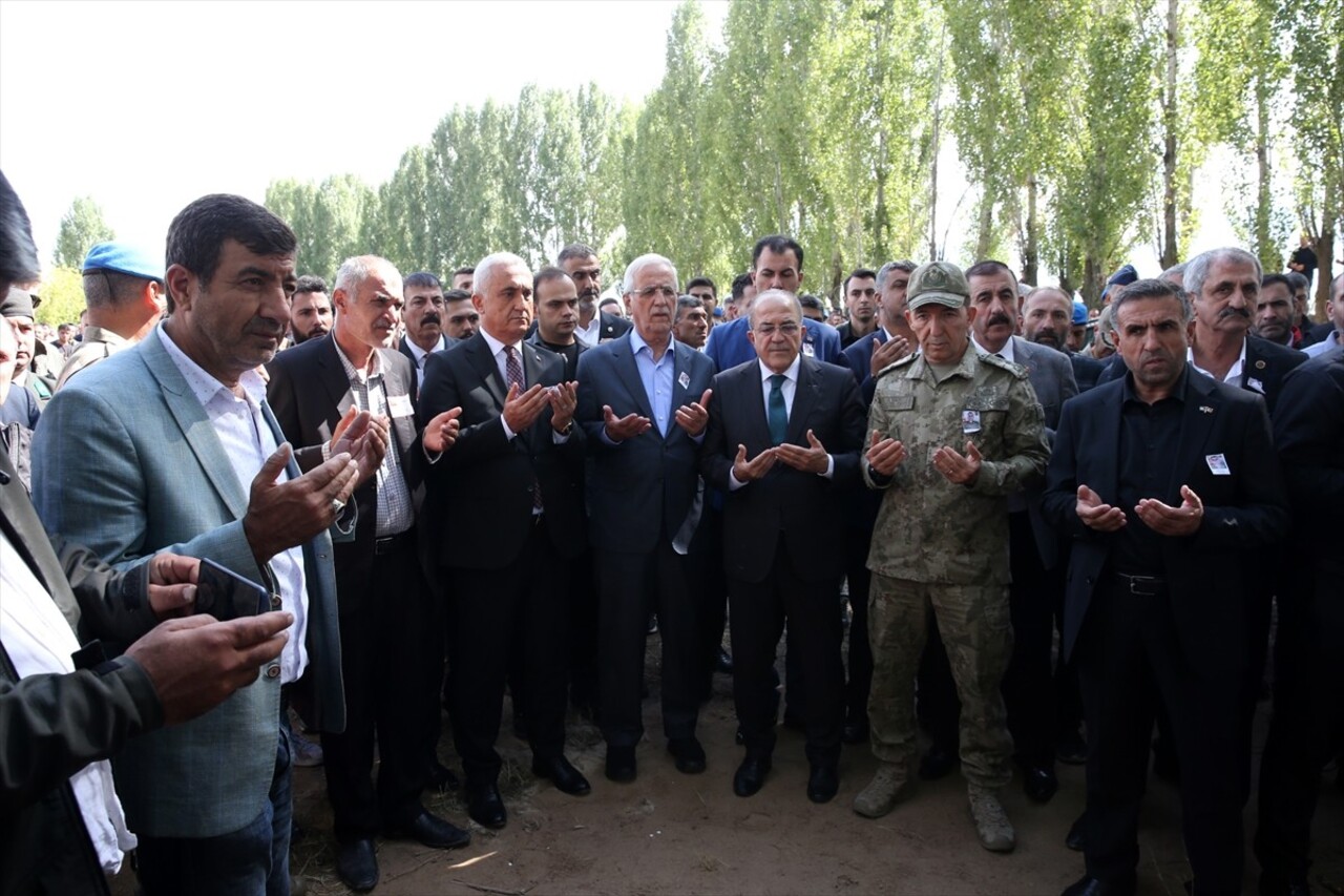 Irak'ın kuzeyindeki Pençe-Kilit Operasyonu bölgesinde şehit olan Piyade Sözleşmeli Er Maşallah...