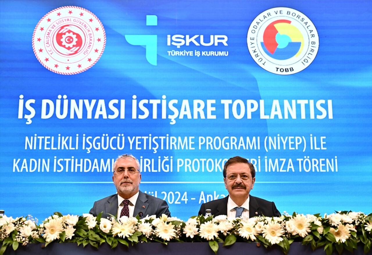 Türkiye Odalar ve Borsalar Birliği (TOBB) ev sahipliğinde TOBB İkiz Kuleler Konferans Salonu'nda...