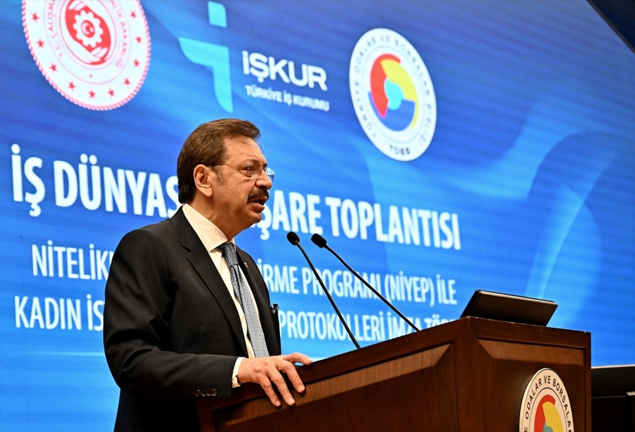 Türkiye Odalar ve Borsalar Birliği (TOBB) ev sahipliğinde TOBB İkiz Kuleler Konferans Salonu'nda...