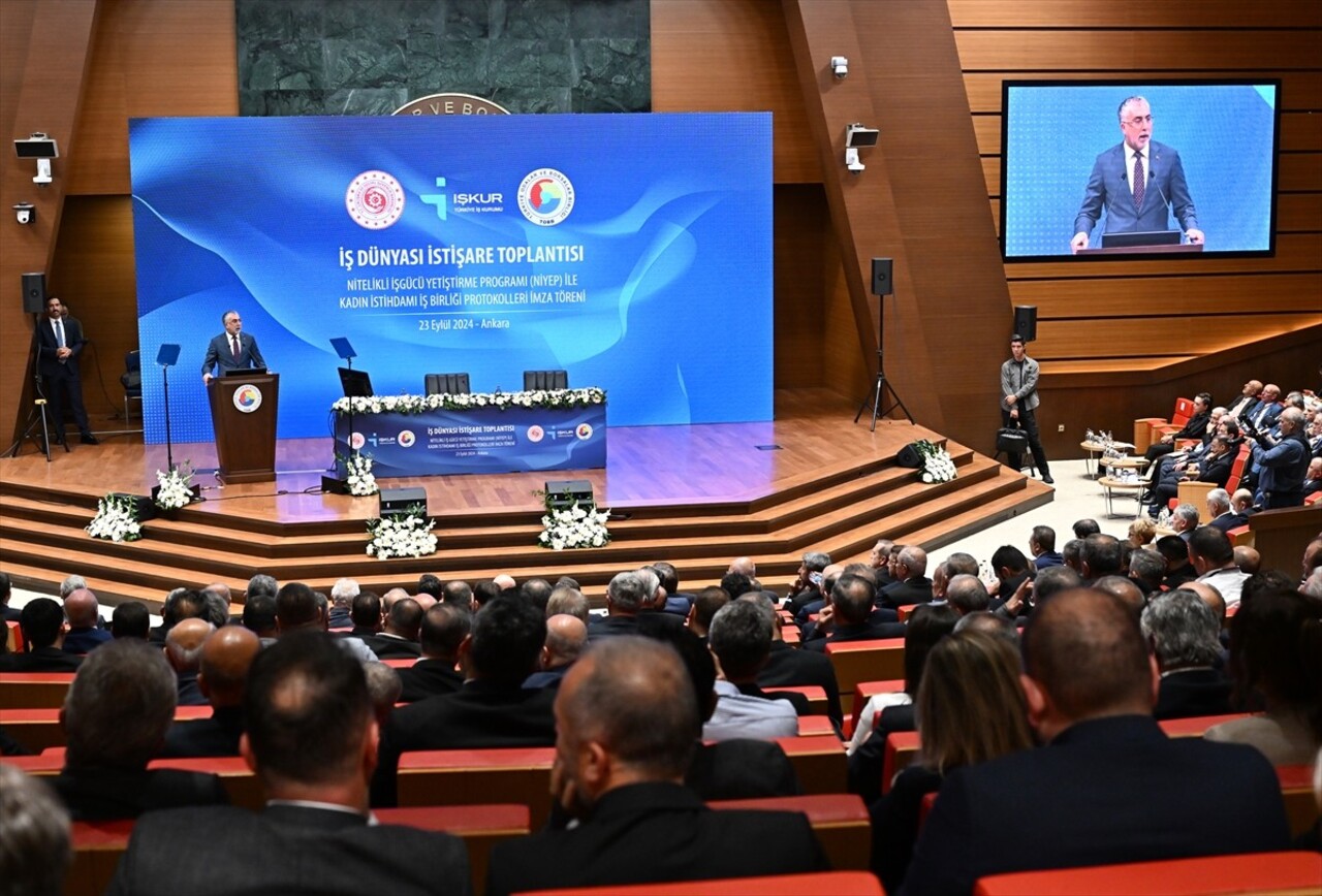 Türkiye Odalar ve Borsalar Birliği (TOBB) ev sahipliğinde TOBB İkiz Kuleler Konferans Salonu'nda...