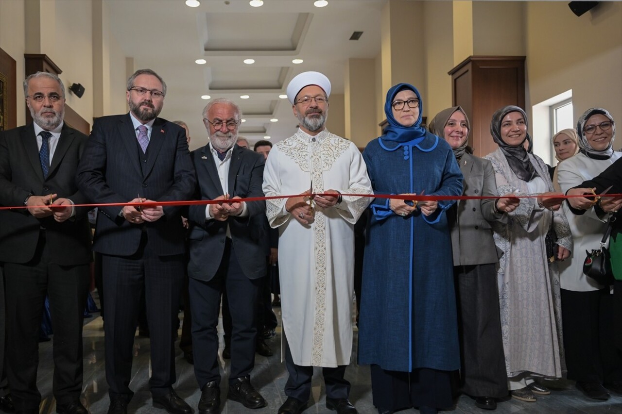 Diyanet İşleri Başkanlığı 15 Temmuz Milli İrade Şehit Ali Alıtkan Konferans Salonu'nda, "Özgür...