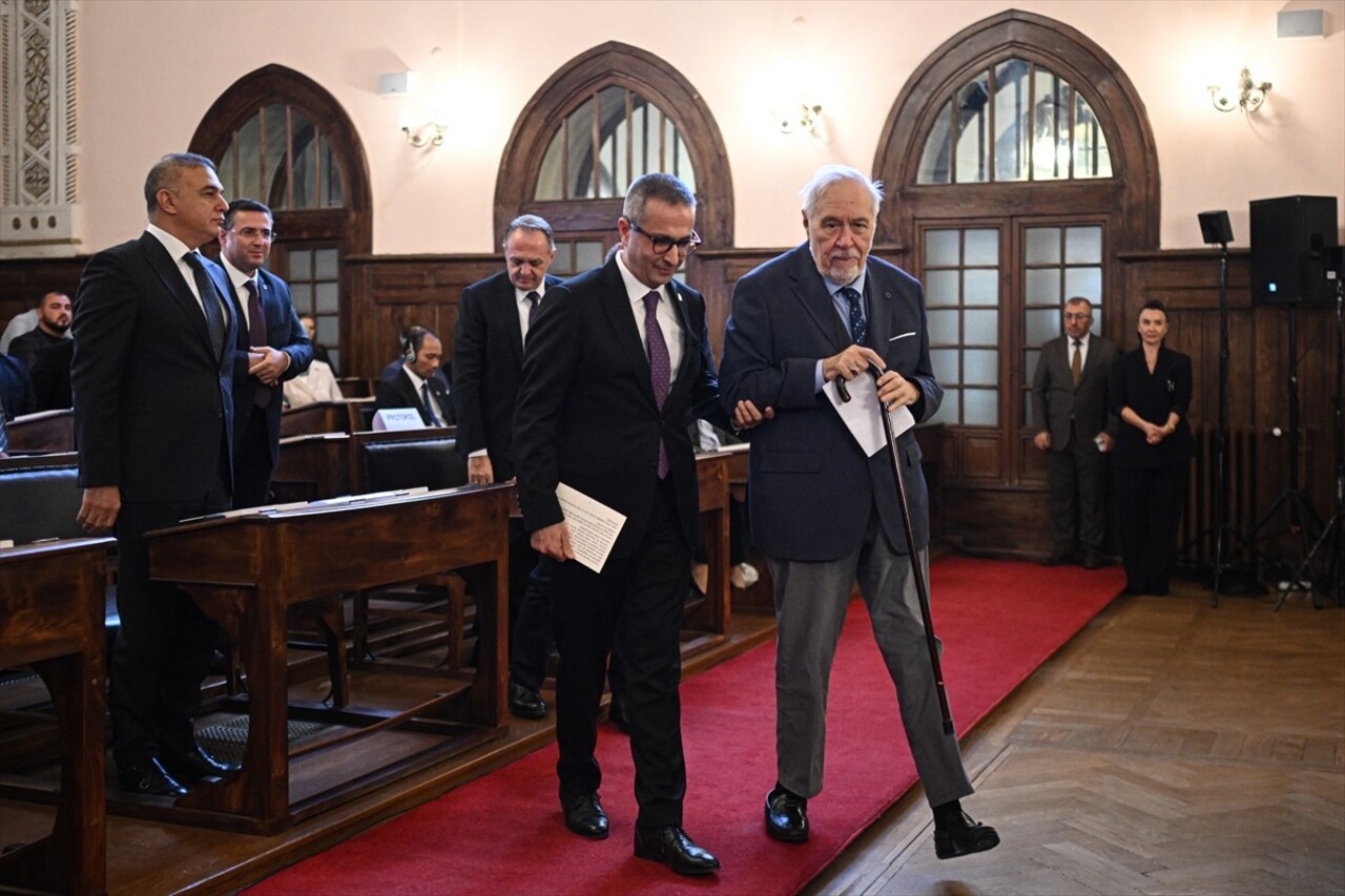 Yunus Emre Enstitüsünün (YEE), Kültür Yolu Festivali kapsamında başkentteki Cumhuriyet Müzesi'nde...