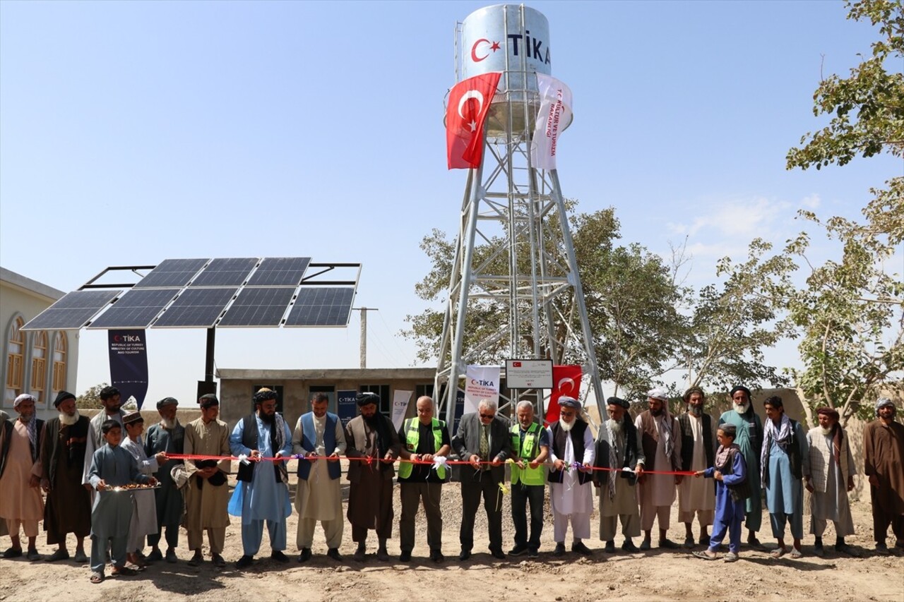 Türk İşbirliği ve Koordinasyon Ajansı Başkanlığı (TİKA), Afganistan'ın kuzeyinde 300 aileyi temiz...