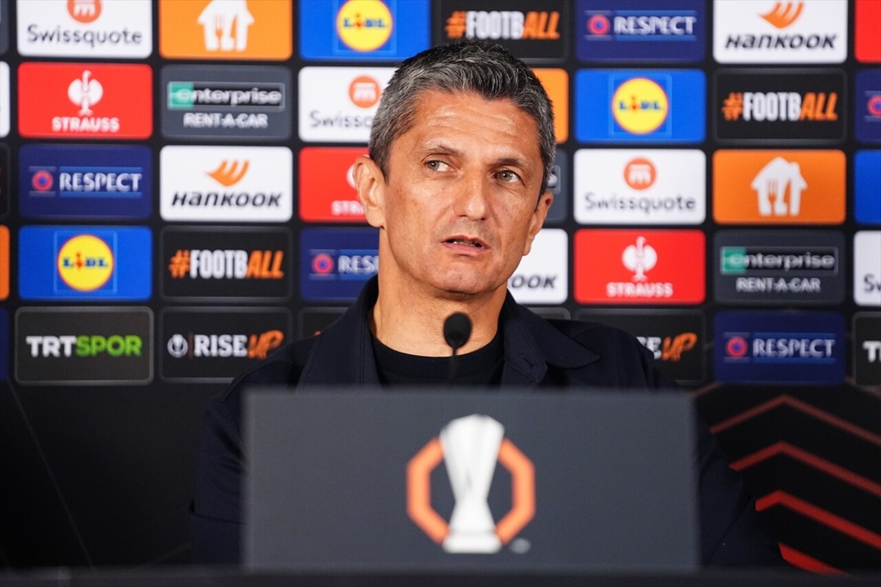 PAOK Teknik Direktörü Razvan Lucescu, UEFA Avrupa Ligi'nin ilk haftasında yarın Galatasaray'a...