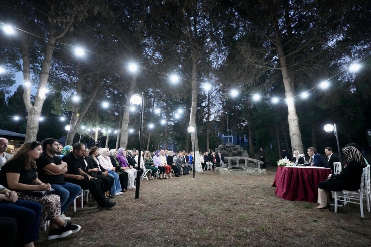 Milli Eğitim Bakanı Yusuf Tekin, Sakarya'da temasları kapsamında Sakarya Öğretmenevi'nde Türkiye...