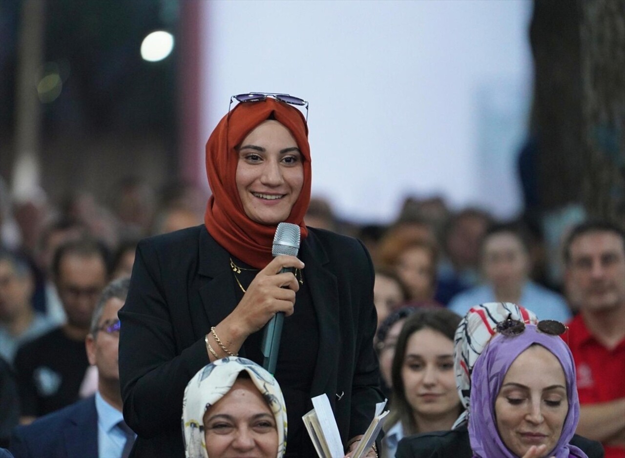 Milli Eğitim Bakanı Yusuf Tekin, Sakarya'da temasları kapsamında Sakarya Öğretmenevi'nde Türkiye...