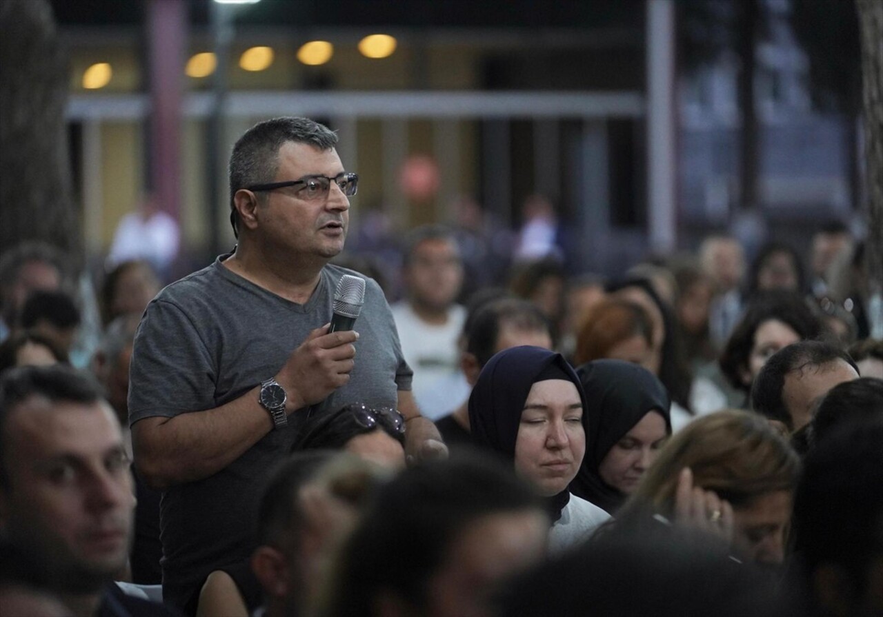 Milli Eğitim Bakanı Yusuf Tekin, Sakarya'da temasları kapsamında Sakarya Öğretmenevi'nde Türkiye...