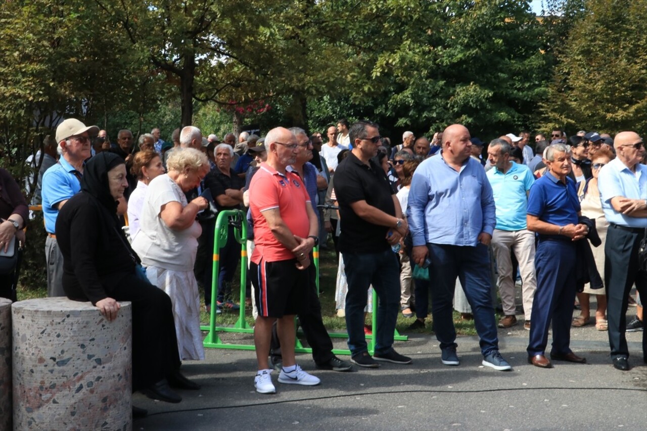 Arnavutluk'un başkenti Tiran'da belediyedeki yolsuzluk iddialarına yönelik protestolar sürerken...