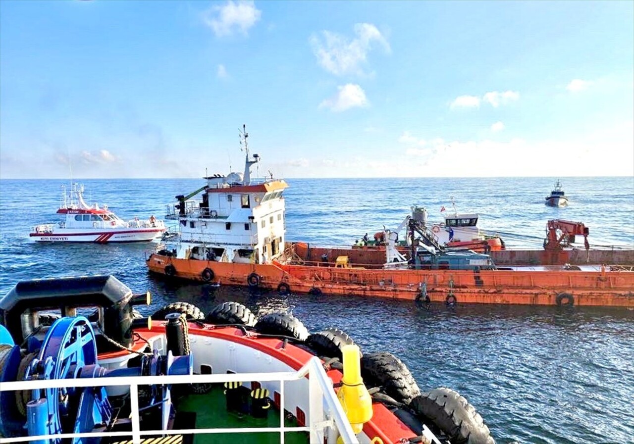 Kumkapı'dan Zonguldak'a seyir halinde olan 62 metre boyundaki gemide, Şile açıklarındayken çıkan...