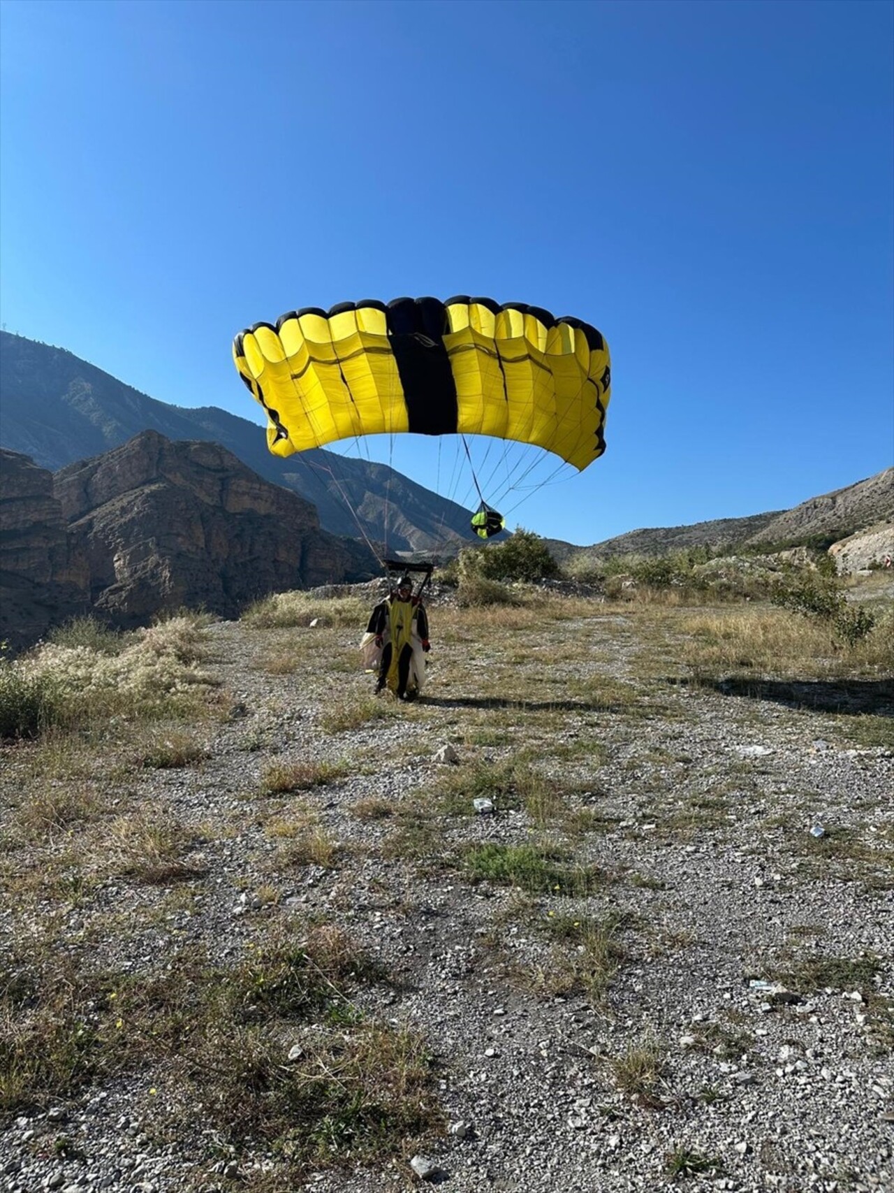 Erzurum'da düzenlenen "Airfest Uzundere", yurt içi ve yurt dışından ekstrem sporcularının yüksek...