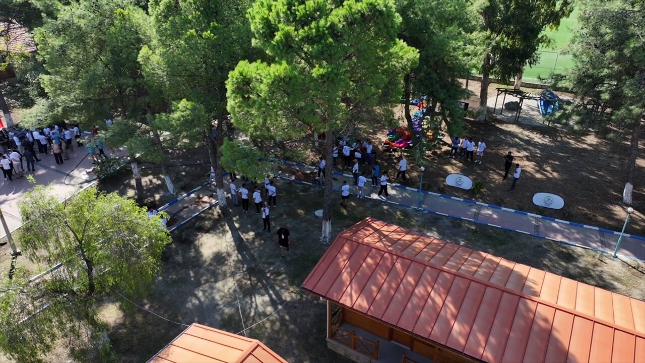 Gençlik Hizmetleri Genel Müdürü Enes Efendioğlu, Hatay'ın Arsuz ilçesinde düzenlenen Ekolojik ve...