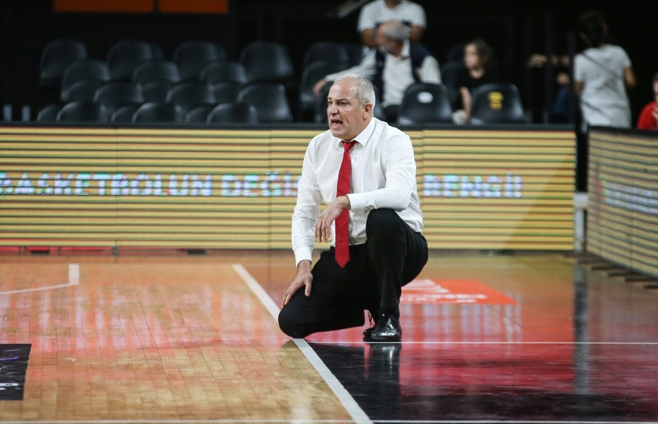 ING Kadınlar Basketbol Süper Ligi'nin ilk haftasında İlkem Yapı Tarsus Spor ile Galatasaray Çağdaş...