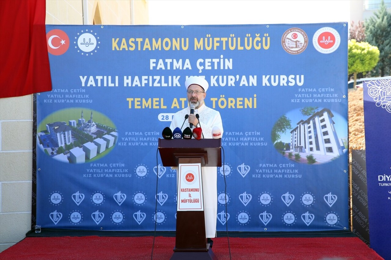 Diyanet İşleri Başkanı Ali Erbaş (sağda), Kastamonu'da, "Fatma Çetin Yatılı Kız Hafızlık Kur'an...