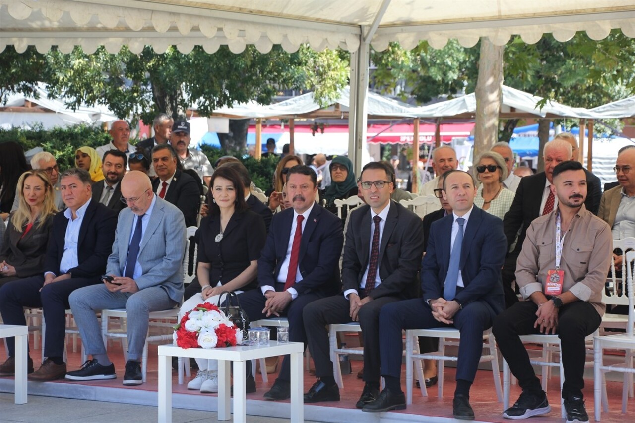 Bu yıl 27'ncisi düzenlenen Uluslararası Beypazarı Festivali başladı. Atatürk Parkı'nda festivalin...