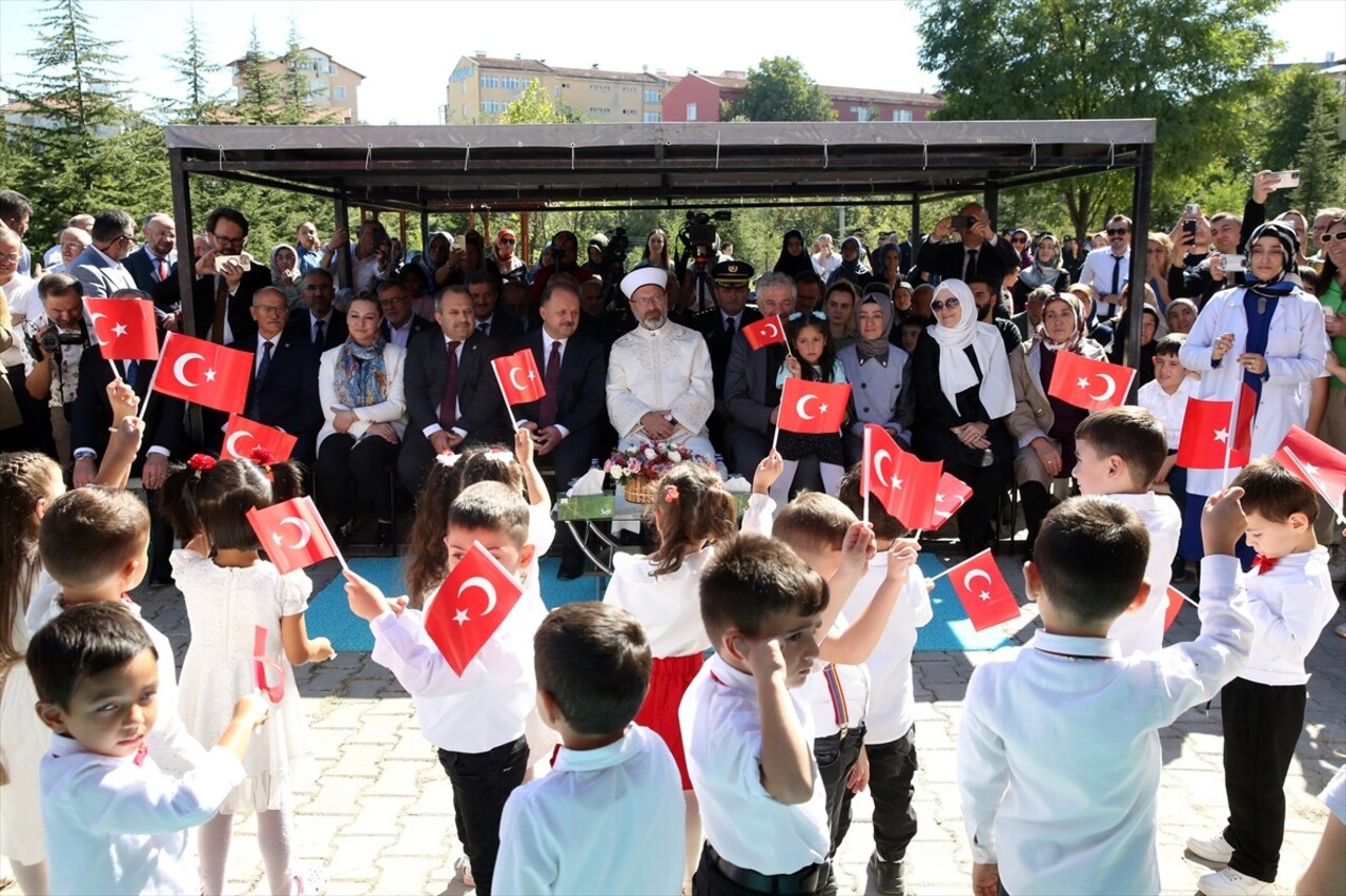 Diyanet İşleri Başkanı Ali Erbaş, Kastamonu Emniyet Müdürlüğü Narkotik Suçlarla Mücadele Şube...