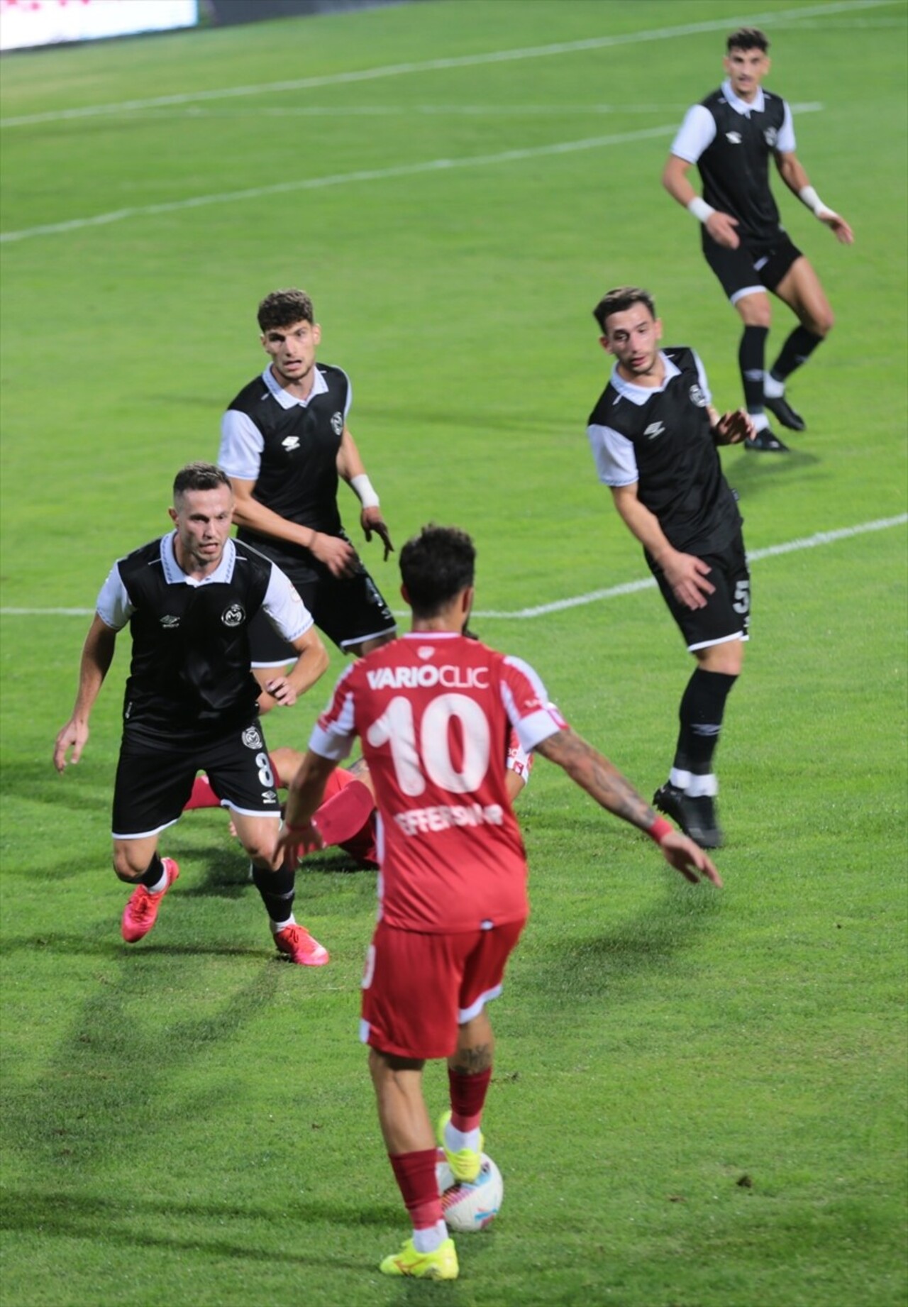 Trendyol 1. Lig'in 7. haftasında Boluspor, sahasında Manisa FK ile karşılaştı. Bir pozisyonda...