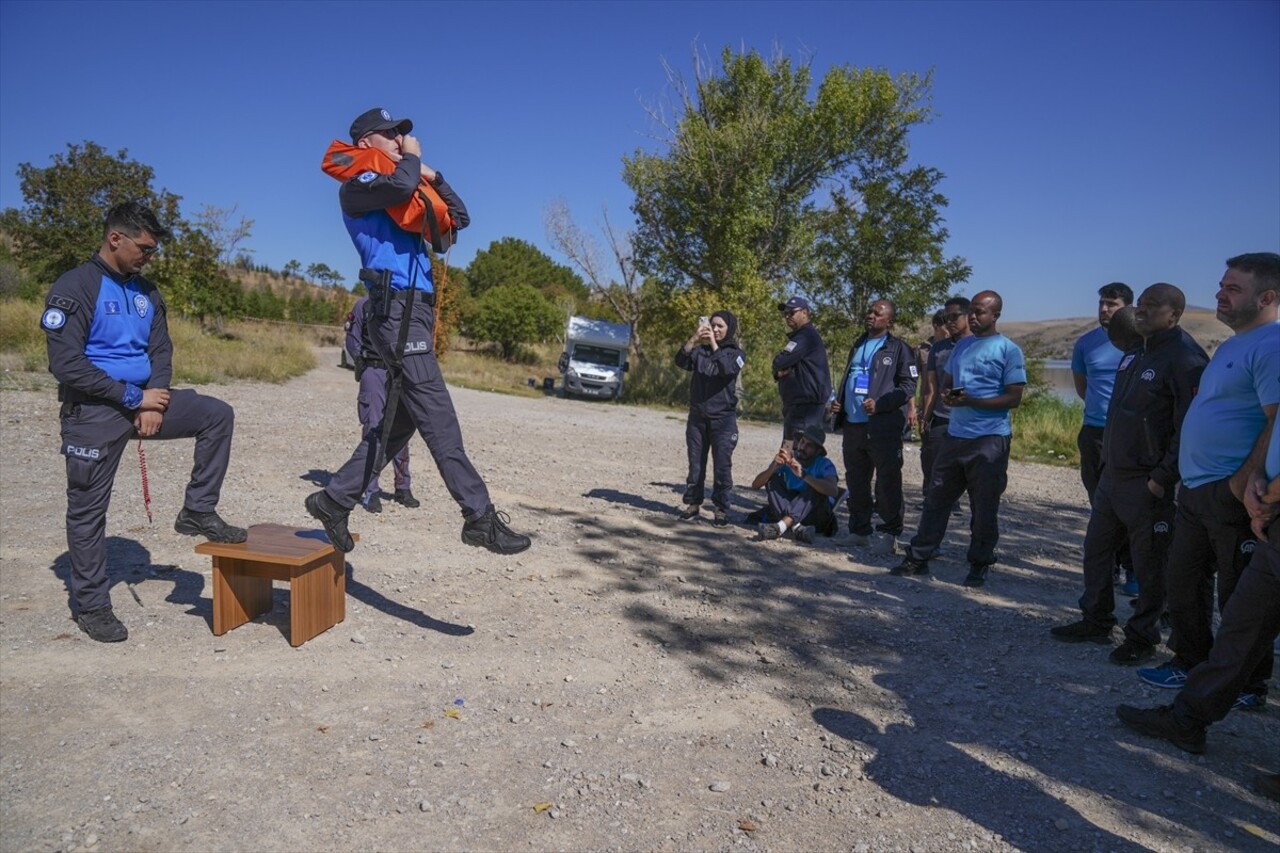 Anadolu Ajansı(AA), Polis Akademisi ve Türk İşbirliği ve Koordinasyon Ajansı (TİKA) Başkanlığı...