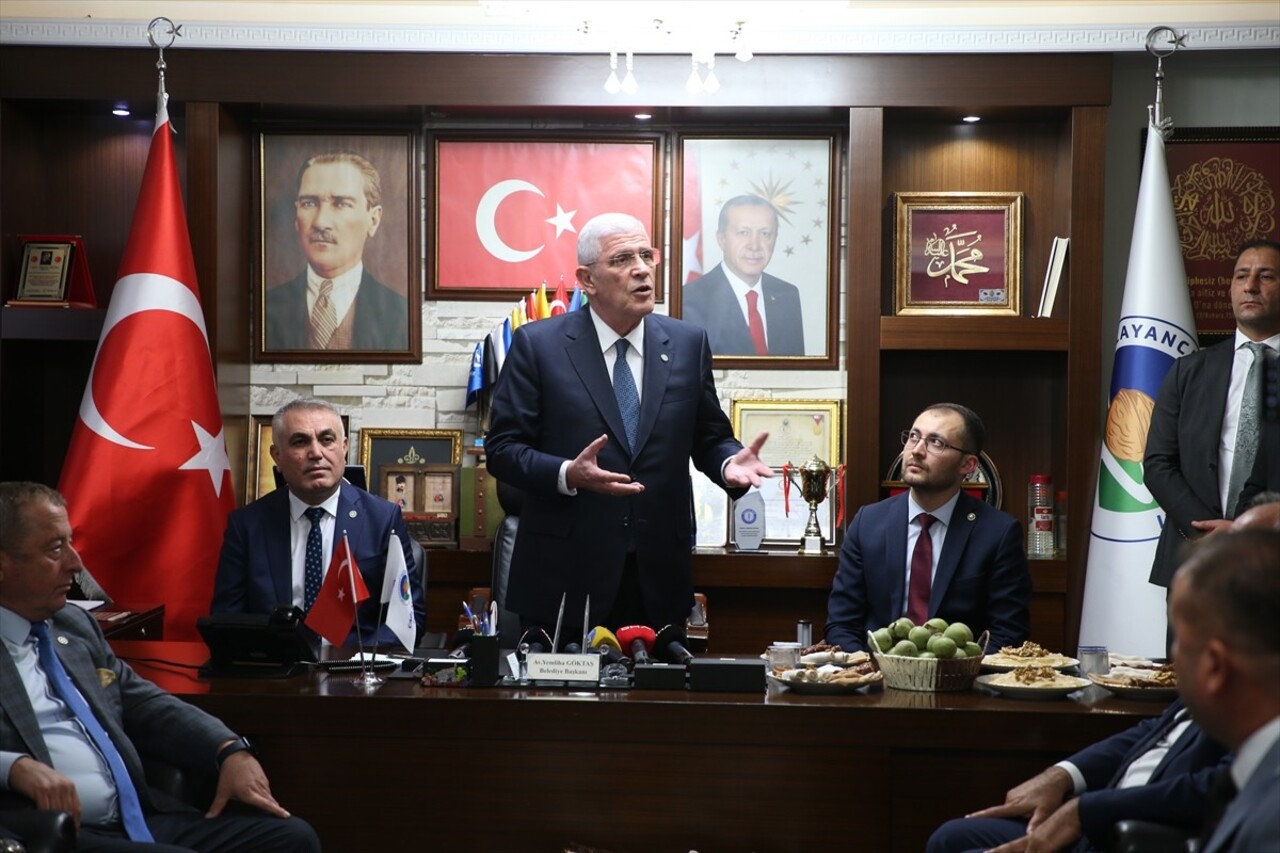 İYİ Parti Genel Başkanı Müsavat Dervişoğlu, bir dizi program için geldiği Kahramanmaraş'ta...