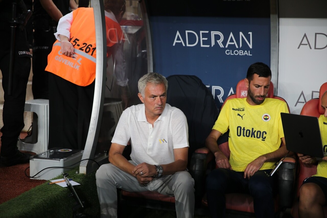 Trendyol Süper Lig'in 7. haftasında Antalyaspor ile Fenerbahçe Corendon Airlines Park Antalya...