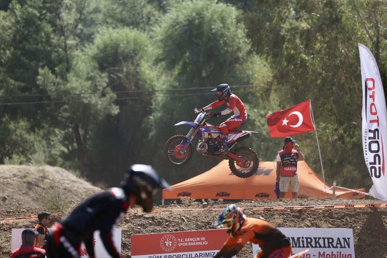 Türkiye Süper Enduro Şampiyonası'nın final ayağı, Muğla'nın Fethiye ilçesinde yapıldı. Esenköy...