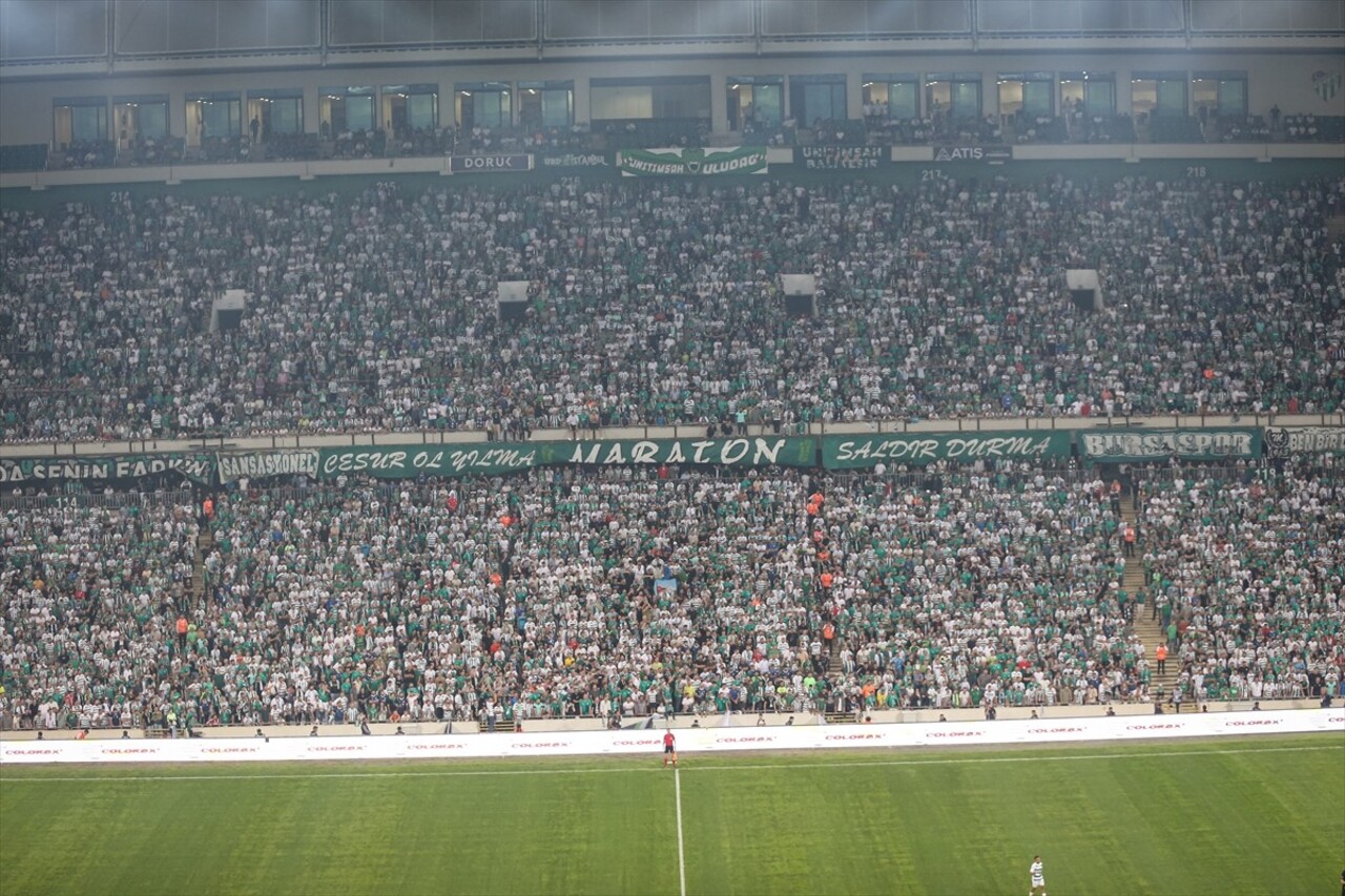 Bursaspor'un TFF 3 Lig 'in dördüncü haftasında Muşspor'u sahasında misafir etti. Satışa çıktığı...