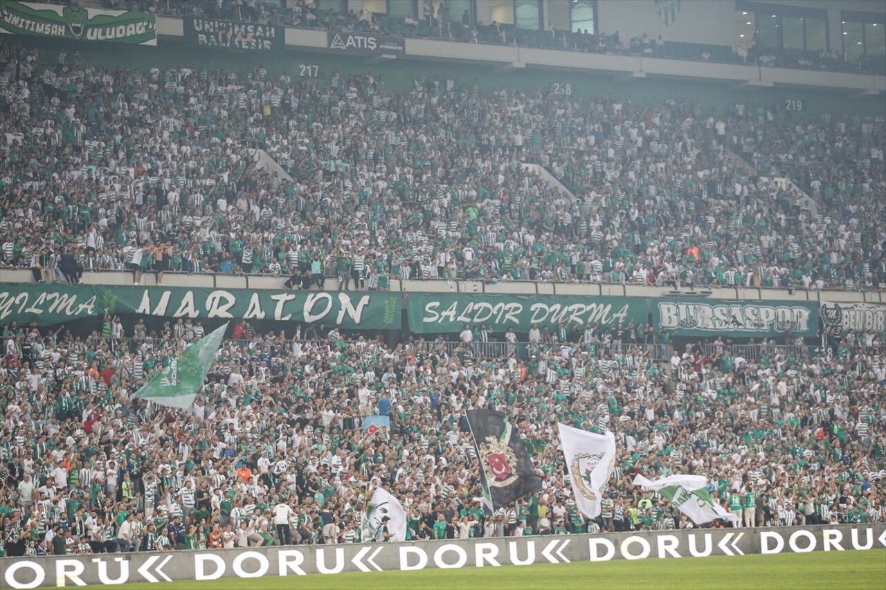 Bursaspor'un TFF 3 Lig 'in dördüncü haftasında Muşspor'u sahasında misafir etti. Satışa çıktığı...