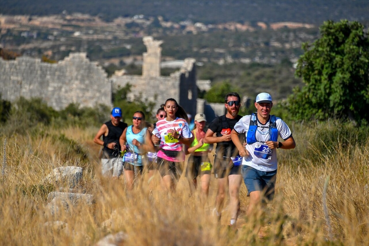 Mersin'de bu yıl üçüncü kez düzenlenen Uluslararası Kilikya Ultra Maratonu tamamlandı. 
Büyükşehir...