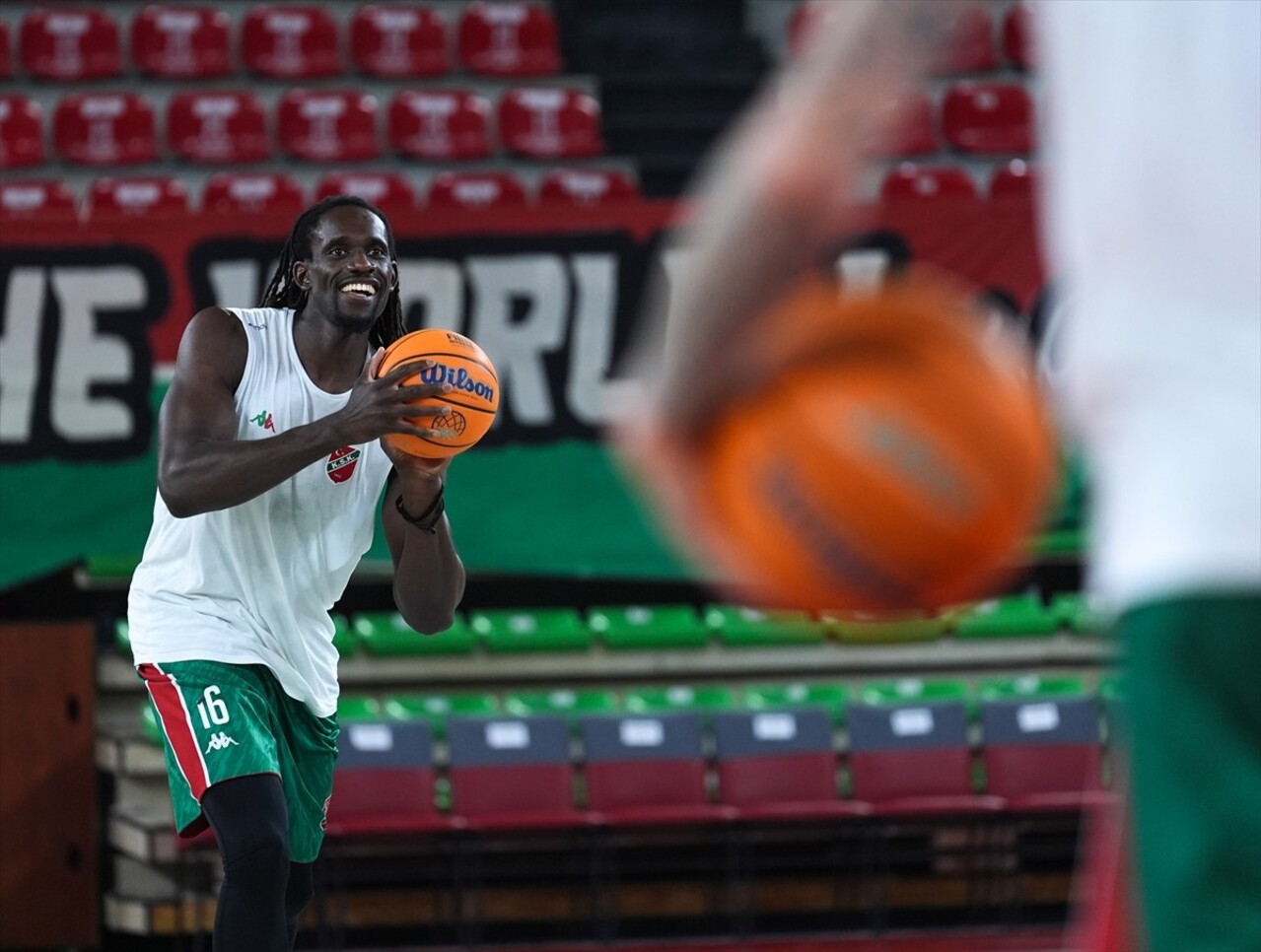 Basketbol Şampiyonlar Ligi C Grubu mücadelesine 2 Ekim Çarşamba günü İspanyol ekibi La Laguna...