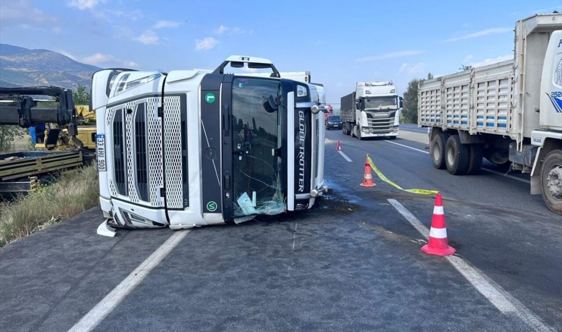 Afyonkarahisar'ın Çay ilçesinde devrilen