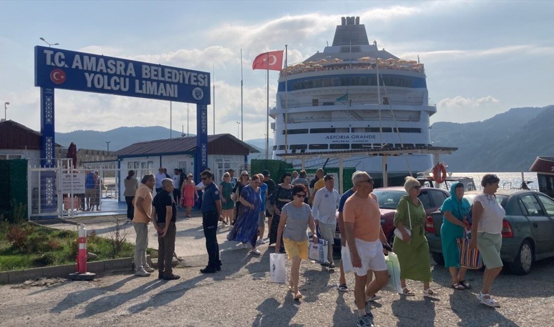 'Astoria Grande' kruvaziyeri, Amasra'ya